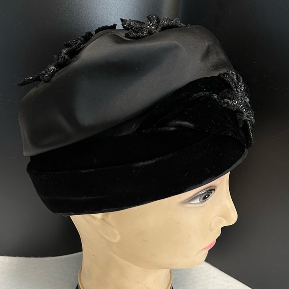 Miss Carnegie by Hattie Carnegie 60s Satin & Velvet Flower Hat main image 13